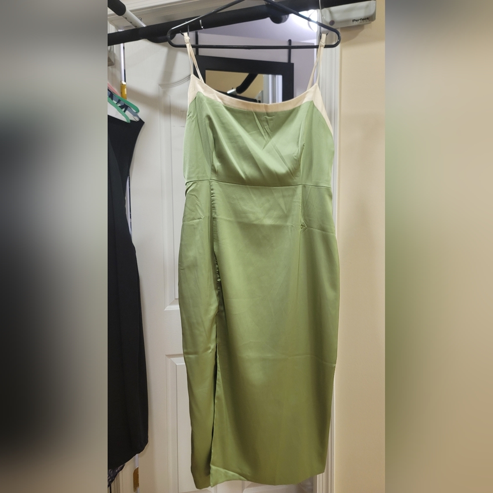 Elegant Green Midi Dress